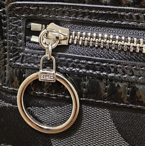 Coach Black Quilted Patent Leather Poppy Black Tote EUC - Picture 2 of 16